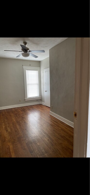 Foto del edificio - 4747 Beechmont Cir