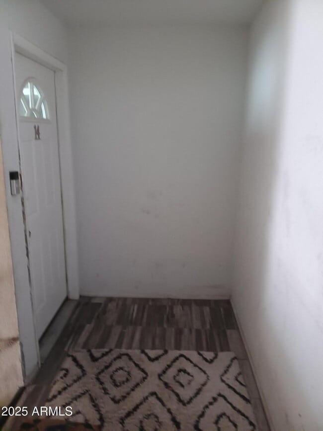 Foto del edificio - 1620 E Cambridge Ave