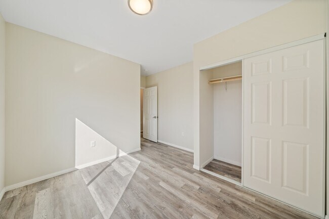 Foto del edificio - 328 W 51st St