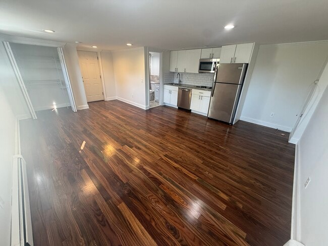 Building Photo - 424 Plateau Ave