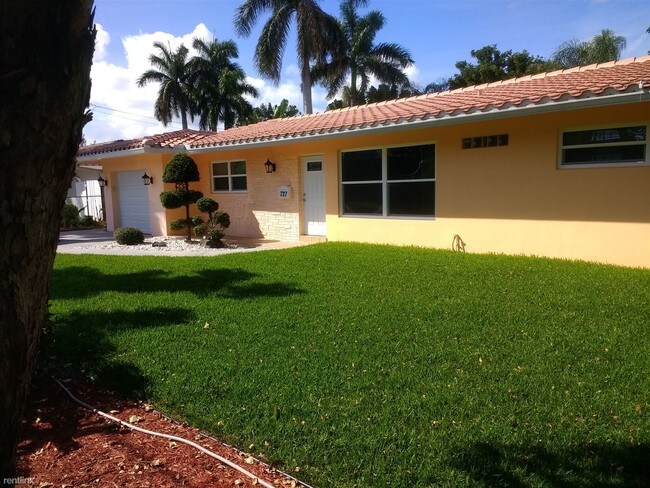 Building Photo - 4 br, 3 bath House - 727 Berkley Street