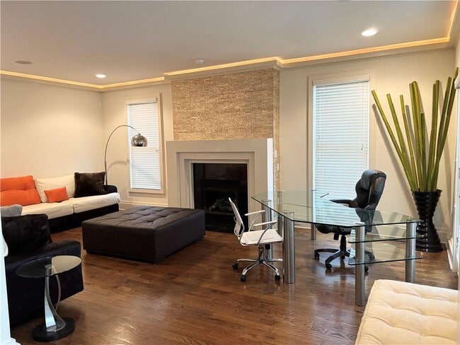 Building Photo - 4070 Annecy Dr SW