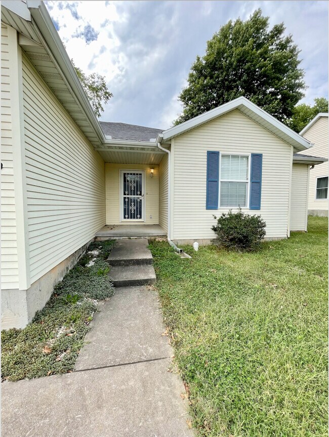 Building Photo - 879 S Timber Ridge Dr.
