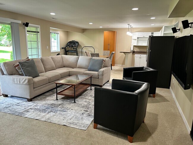 Foto del edificio - 2700 Oakmont Ct