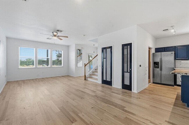 Building Photo - 2720 Oak Springs Dr