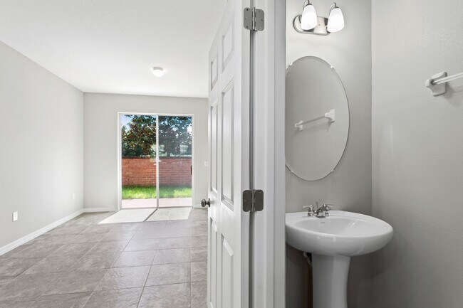 Foto del edificio - 4/2.5 Beautiful Energy Efficient Townhome in St. Cloud