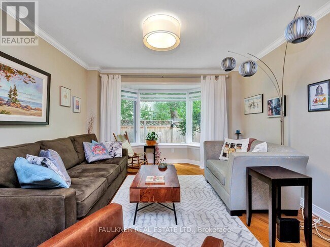 Photo du bâtiment - 27 Warrington Dr