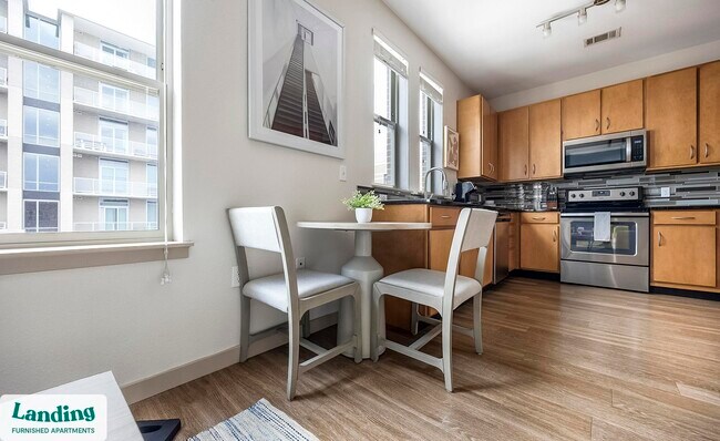 Foto del edificio - 1550 N Raleigh St