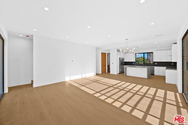 Foto del edificio - 8904 Sawyer St
