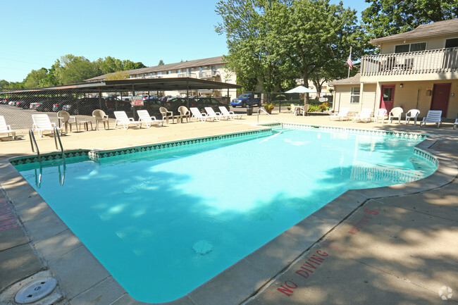 Piscina de natación - Westbay Club Apartments