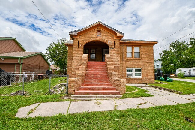 Foto del edificio - 5049 Jefferson St