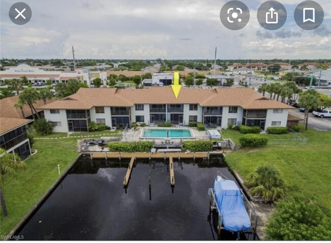 Foto del edificio - 808 Cape Coral Pky W