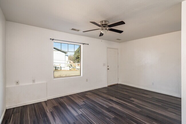 Foto del edificio - 408 w hillside ave
