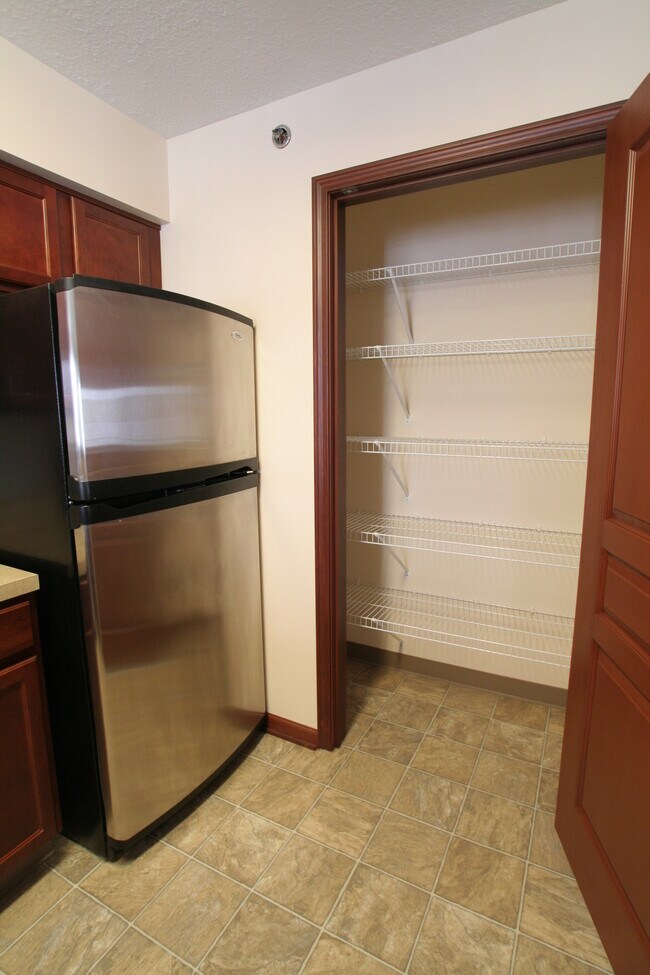 Large Pantry - 314 Beeline Road