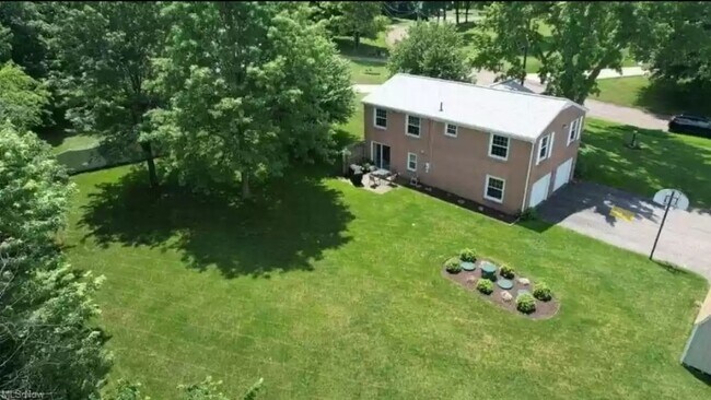 Foto del edificio - 1378 Devon Dr NW