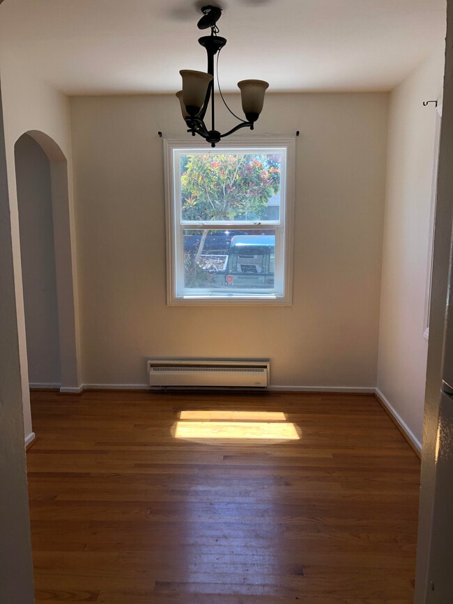 Foto del edificio - 1031 Hudson St