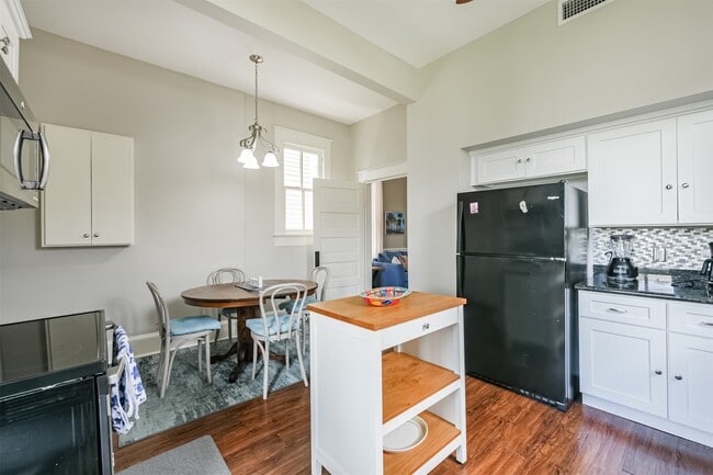 Building Photo - 1402 26th St