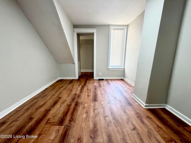 Foto del edificio - 2631 W Madison St