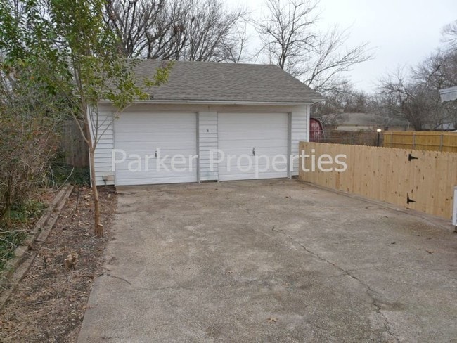 Building Photo - 212 Barry Ln