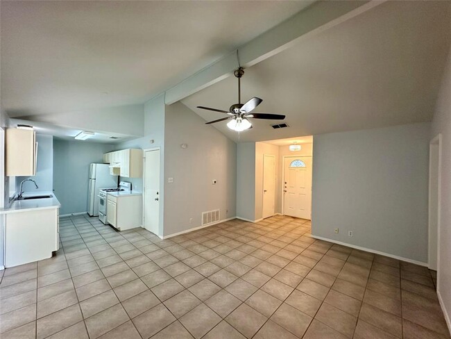 Building Photo - 301 Craigmont Dr
