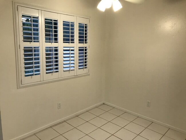 Foto del edificio - 2920 Briarwood Rd