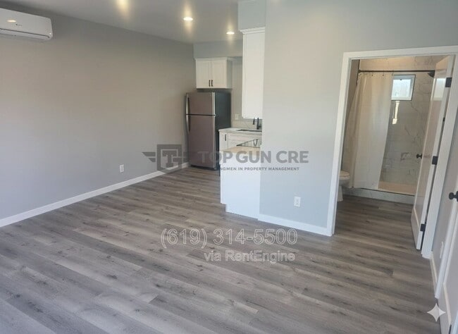 Foto del edificio - 4862 Fond Du Lac Ct
