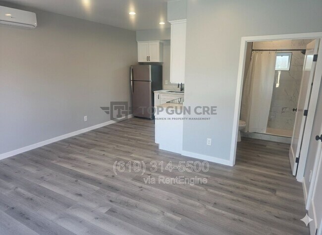 Foto del edificio - 4862 Fond Du Lac Ct