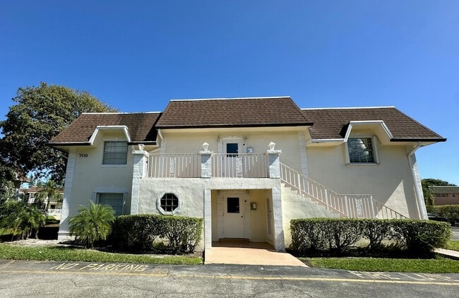 Photo - 708 SE 2nd Ave Apartment