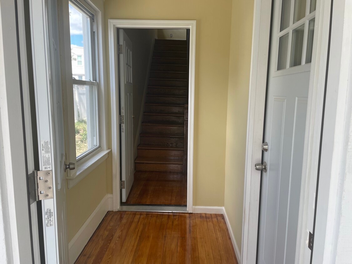 Entrance to the apartment - 44 Inman Pl