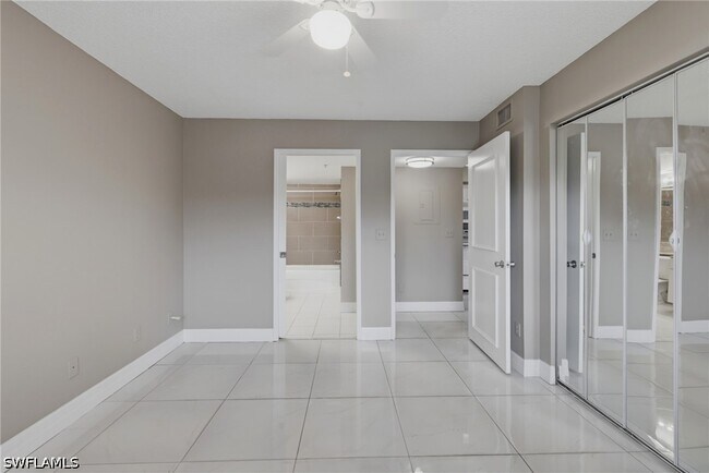 Building Photo - 1265 Wildwood Lakes Blvd