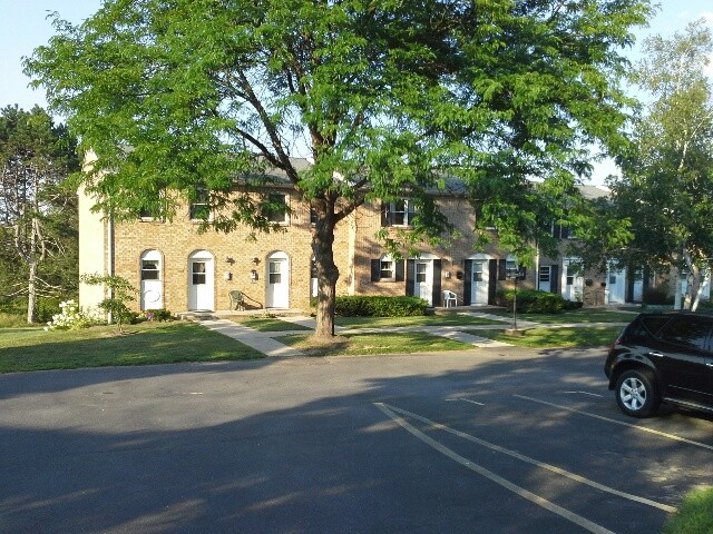 Foto principal - Northwood Townhomes - 550-J