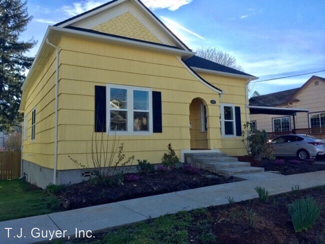 Building Photo - 2 br, 1 bath House - 650 NW Quincy Pl