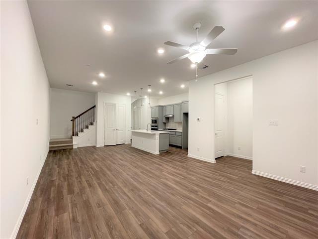 Foto del edificio - 9938 Bates St