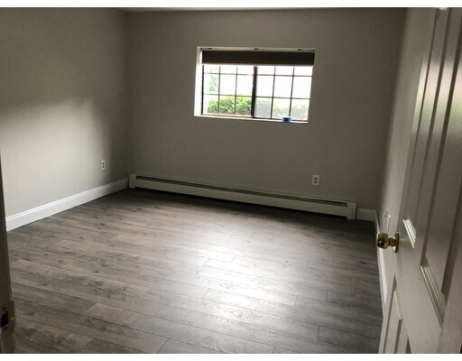 Building Photo - 1700 Skyline Dr