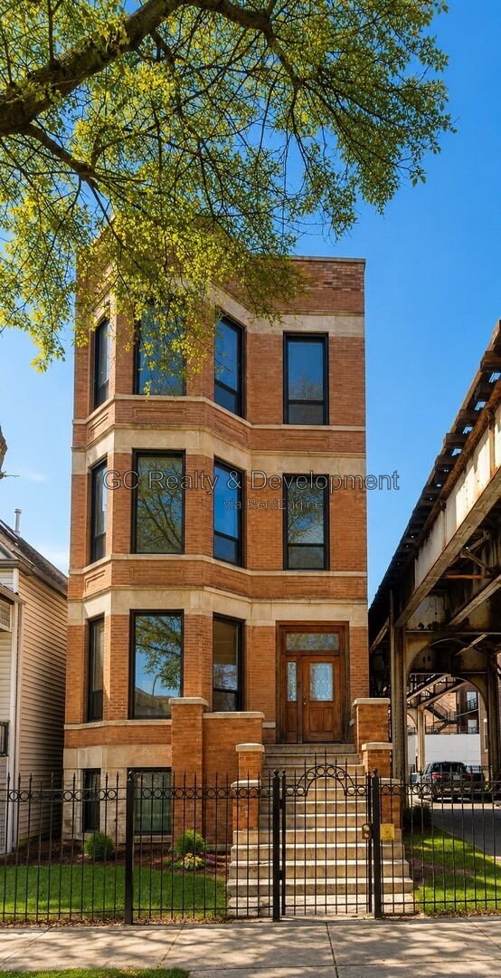 Building Photo - 3408 N Greenview Ave