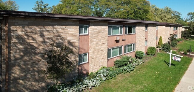 Building Photo - Faircrest Apartments