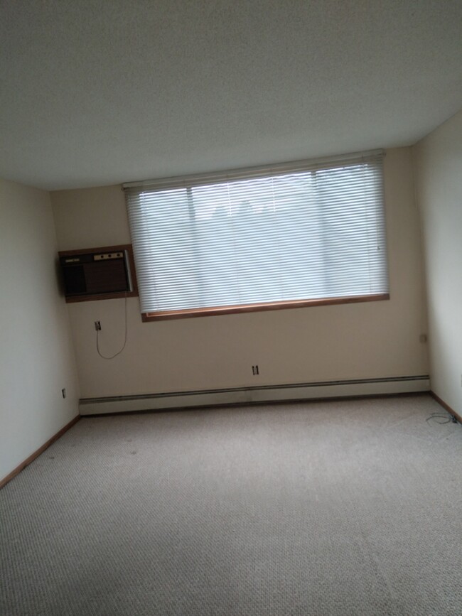 Building Photo - Kaeding Apartments - 315