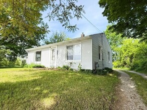 Building Photo - 2124 Lansing Ave
