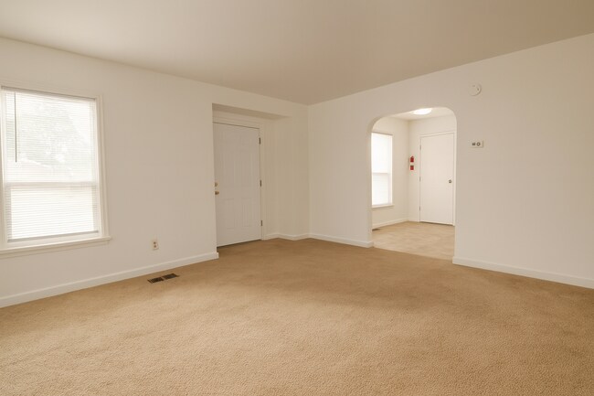 Foto del edificio - Comfort and Convenience in NE Bend. Pet-Friendly, 2-Bedroom Gem!