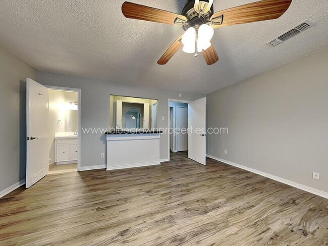 Building Photo - 4915 Chilton Dr