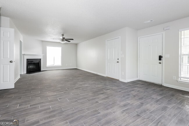 Building Photo - 4036 Angels Dr