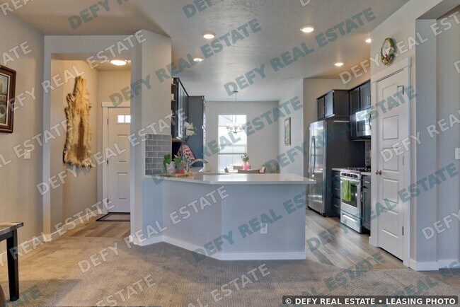 Building Photo - 6240 W Black Butte St
