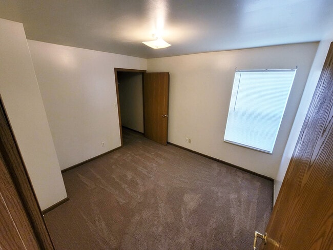 Foto del edificio - Kingsbury Campus Apartments