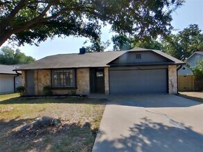 Building Photo - 1302 Texas Oak Way