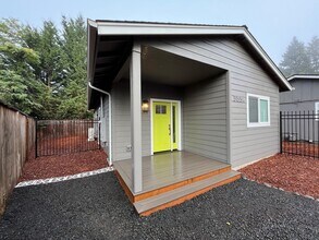 Building Photo - 3155 Dogwood Dr S