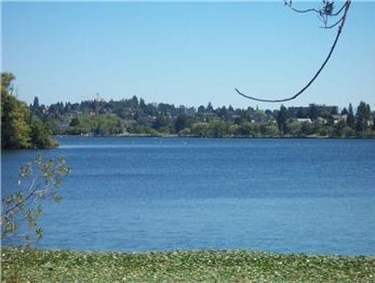 Walk to Greenlake - 911 N 73rd St