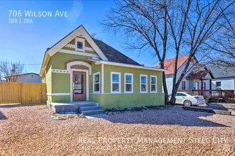 Building Photo - 706 Wilson Ave