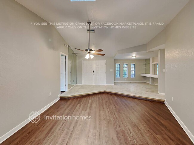 Foto del edificio - 2118 Amarillo Ln