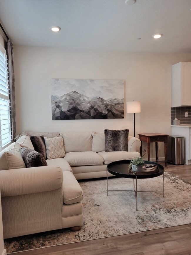 Building Photo - 478 Millwall Cir