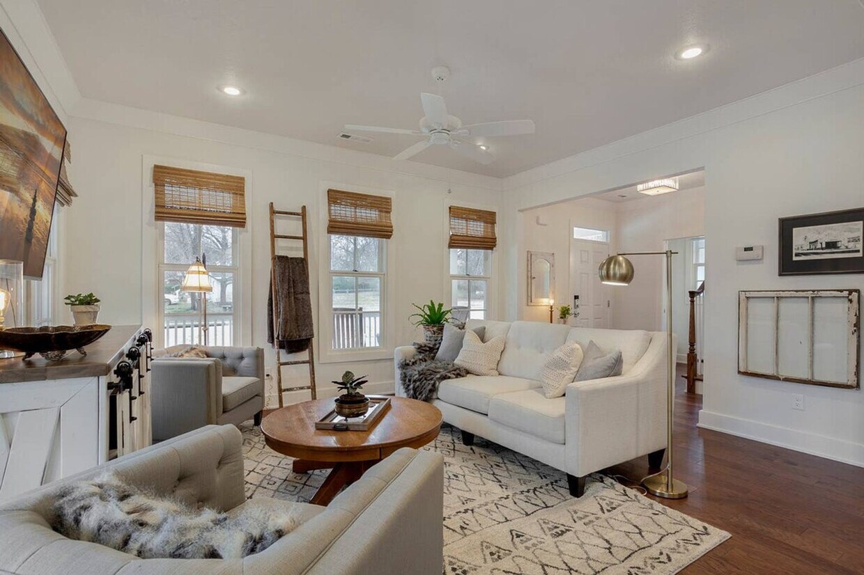 Foto principal - 476 S Block Ave